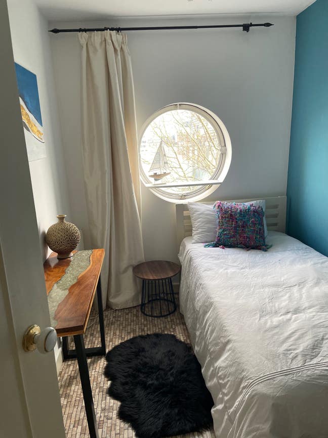 Lovely single room in Docklands  Main Photo