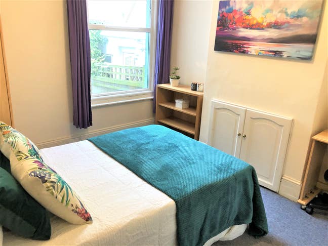 Do you want to live in busy Brighton? Main Photo