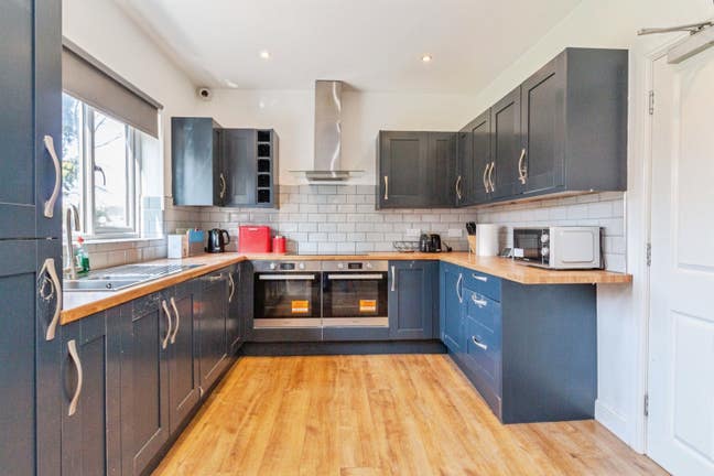 Luxury Ensuite Rooms in Professional House Share  Main Photo
