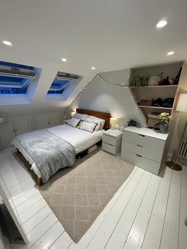 Double room w/ en suite in family home Main Photo