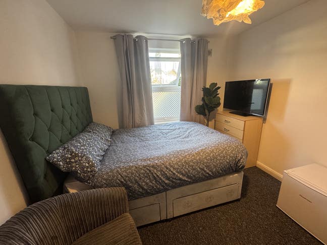 Central House Share-Available Now Main Photo