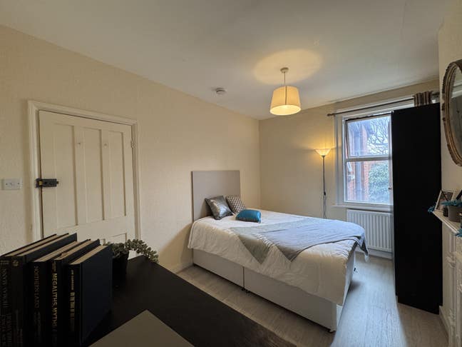 Double Room - Kings Road, Willesden, NW10 2Bp Main Photo