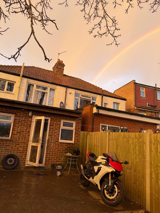 Large living room bedroom in Arnos Grove Main Photo