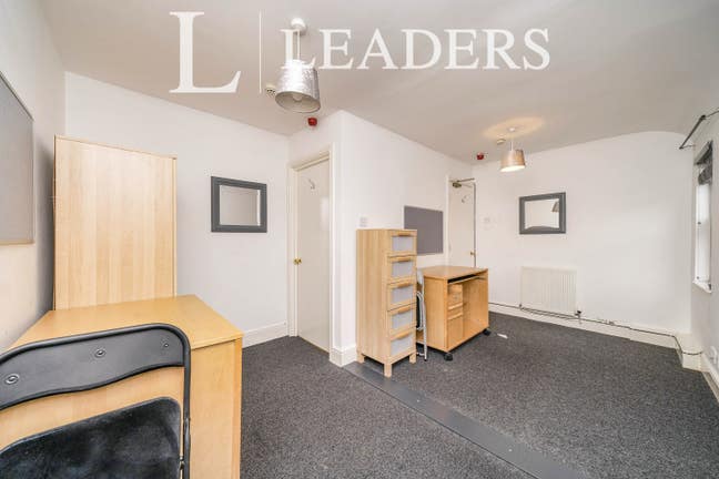 Rooms to Rent - Cheyney Road, Chester Main Photo