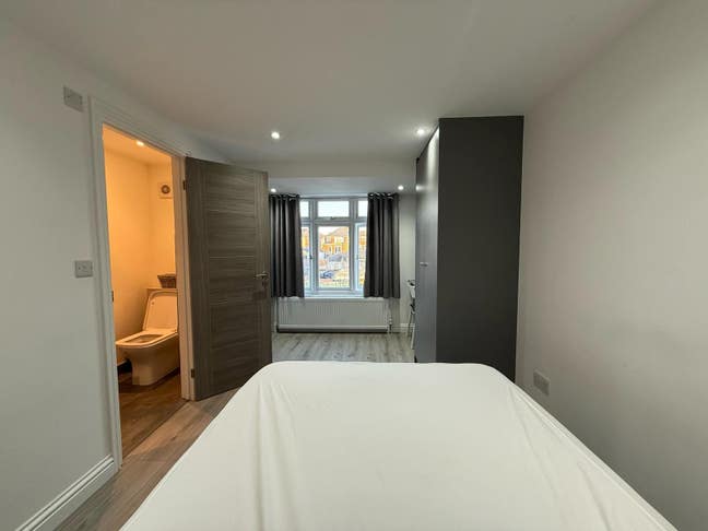 Brand new ensuite Fully  Holloway Couples welcome  Main Photo