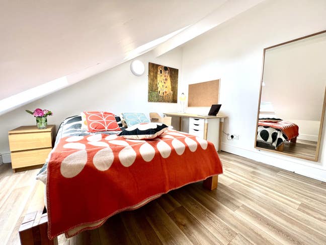  🌸Lge Attic Rm, LN5 Loc Yng Profs Happy House!  🌸  Main Photo