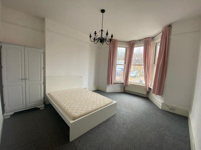 Large double room in Forest Hill with garden Main Photo
