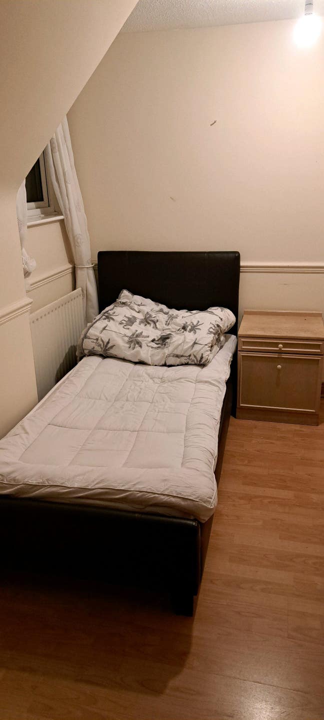 01 Rooms with Attached Toilet available for rent  Main Photo