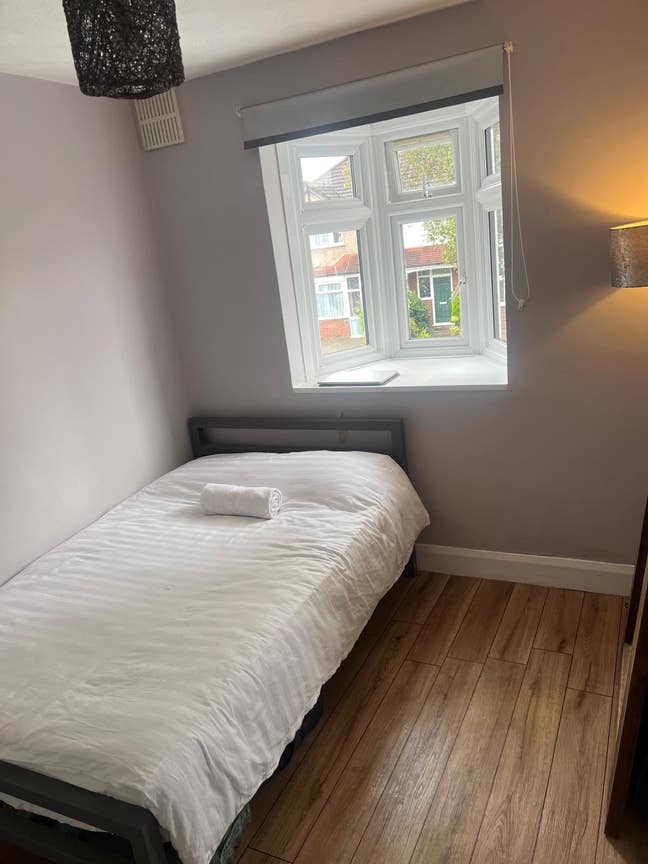 Bright Double Room inc all bills Main Photo
