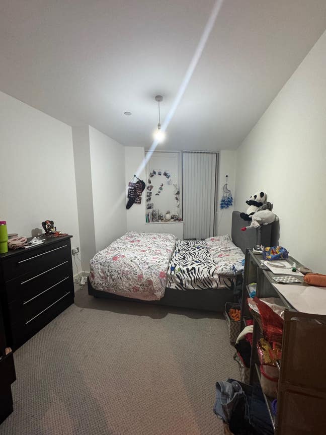 Flat Sublet in Stratford April - May 2025 Main Photo