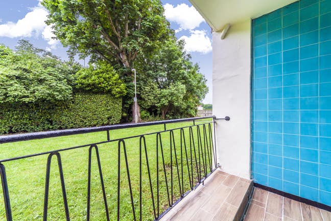 Lovely Double Room Next to the River Main Photo