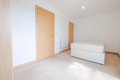Room in Shared House :) Main Photo