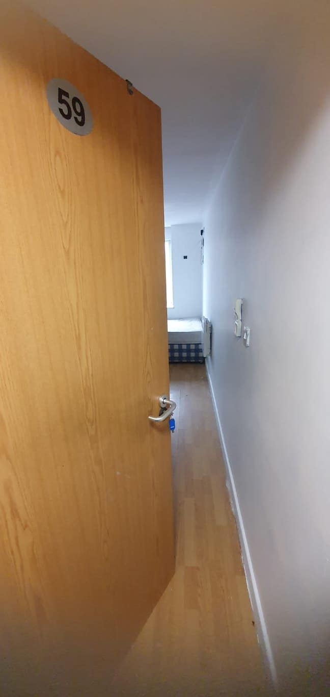 En Suite Apartment in Central Location Available  Main Photo