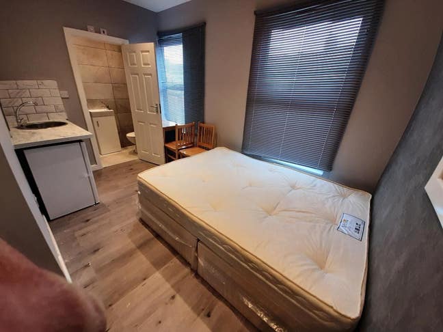 Double Studio, newly refurbished.  Elizabeth Line Main Photo