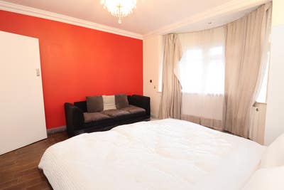 Beautiful Double Room Very Spacious Main Photo