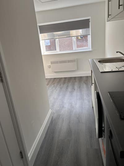 Renovated studio- fully furnished  Main Photo