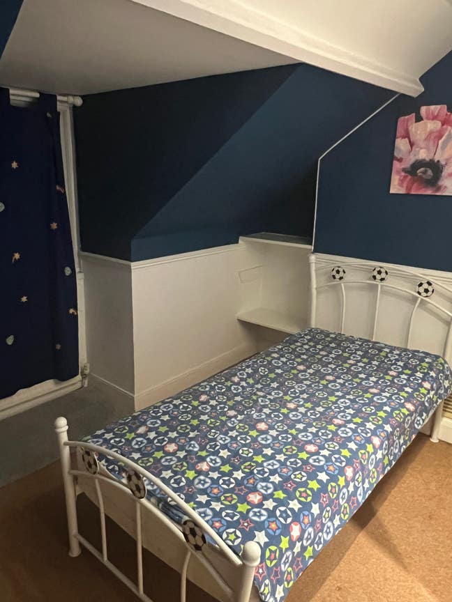 Nice double room available in a great location  Main Photo