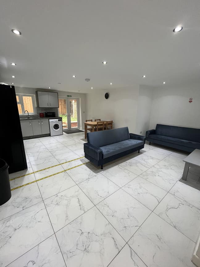 Rooms Available (DSS) Main Photo