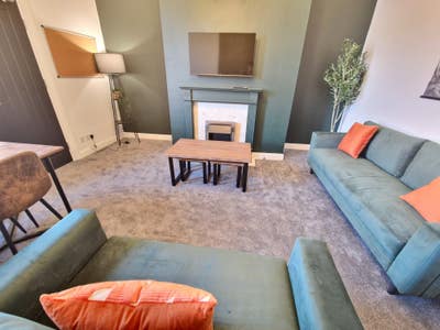Comfy Single Room - Bills/ Wifi/ *Cleaner Main Photo