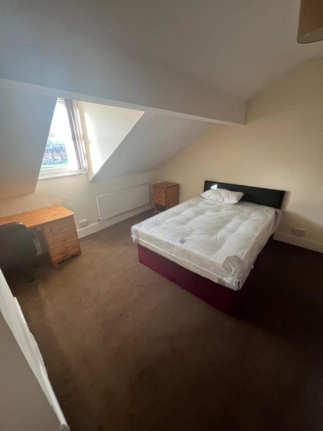 Looking for New Tenants 4 bedroom Accommodation  Main Photo