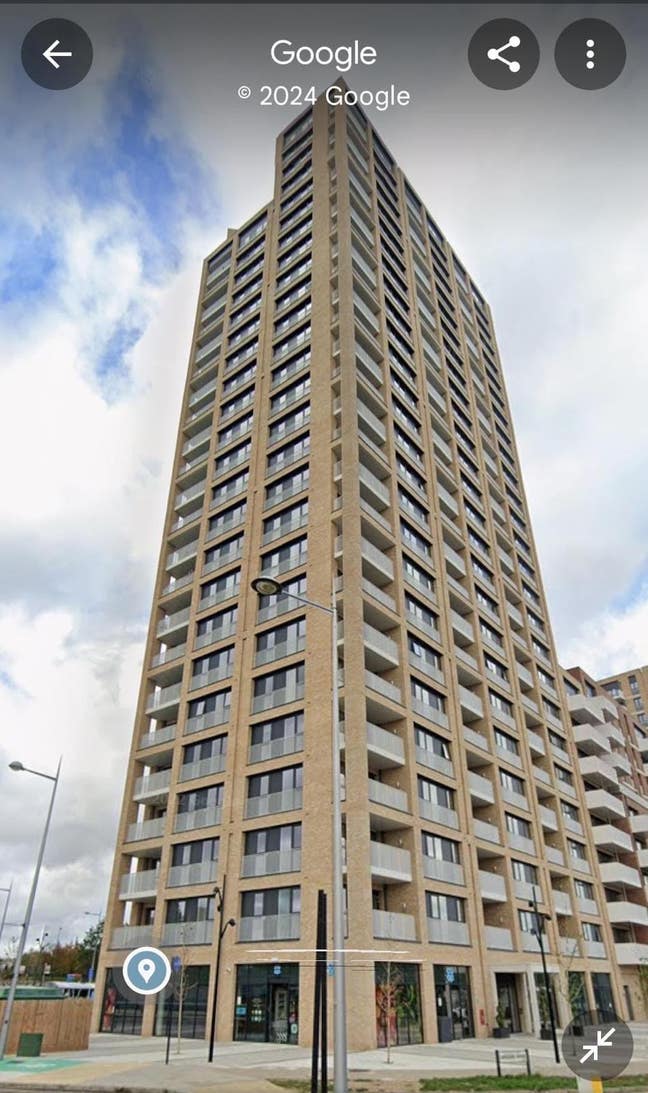 2 bed flat in park royal Main Photo