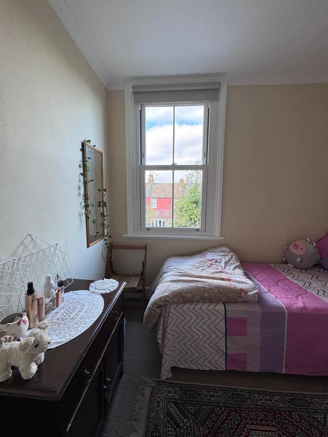 Single room available for female in Dollis Hill Main Photo