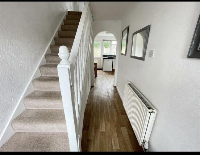 Newly refurbished double size room, city centre.  Main Photo