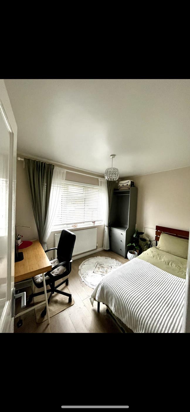 Furnished room to let. All bills included.  Main Photo