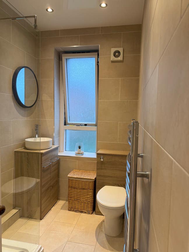 Bright refurbished flat in heart of Shawlands Main Photo