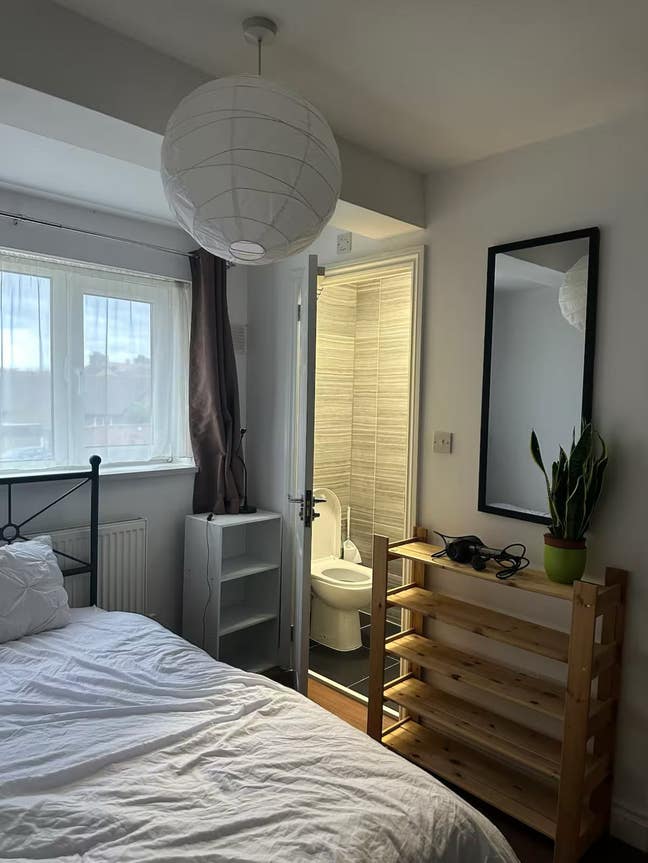 Lovely double room with private bathroom  Main Photo