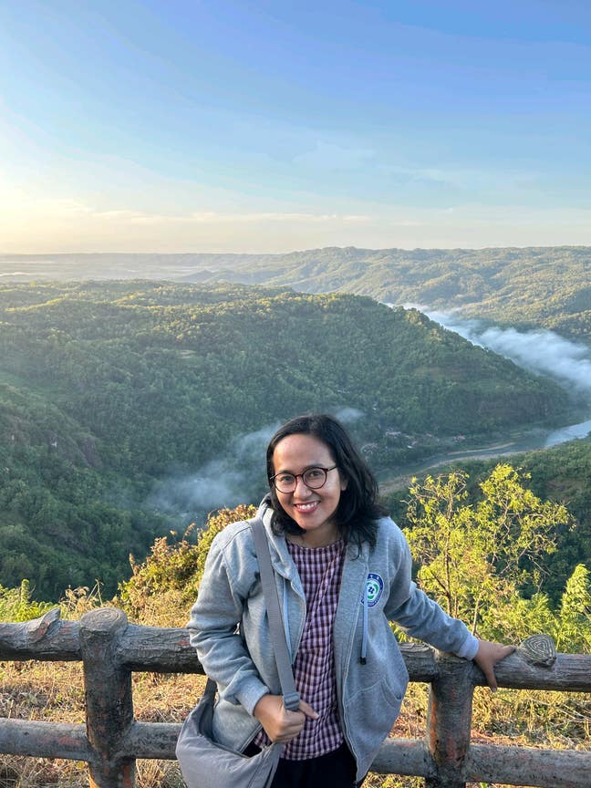 I am a female student aged 33. I am looking f... Main Photo