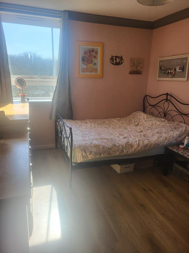 Double bedroom in south woodford Main Photo