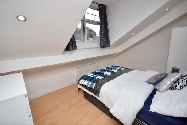 Beautiful Room Close to Freeman Hosp. in Gosforth Main Photo