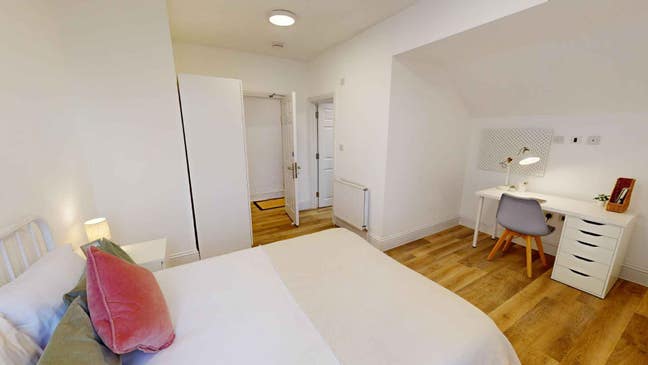 Ensuite Room in 2 bed flat - Close to City Campus Main Photo