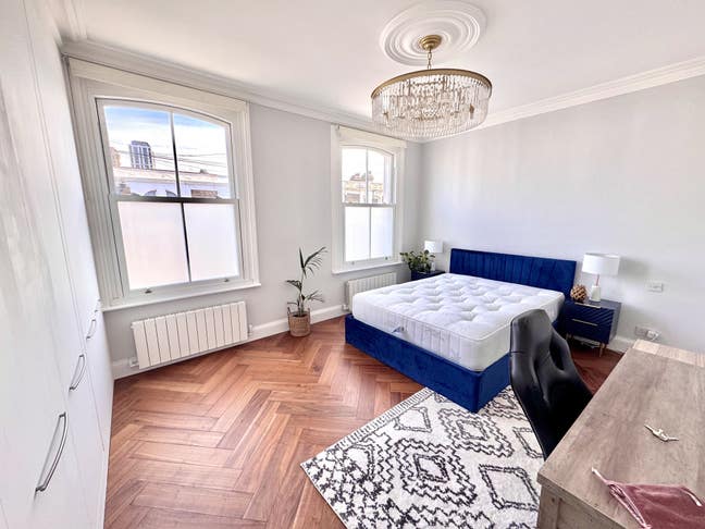 Huge gorgeous ENSUITE with garden, bills inc Main Photo