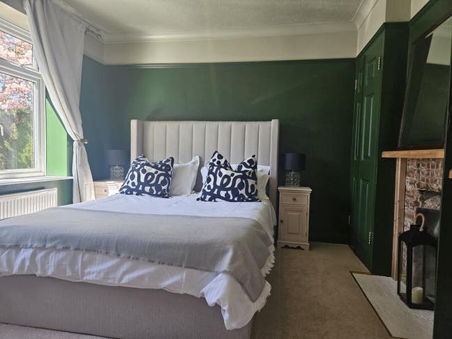 Self-Contained Double Bedroom With Own Bathroom Main Photo