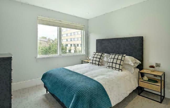 Luxury Ensuite Room Available in Hounslow East Main Photo
