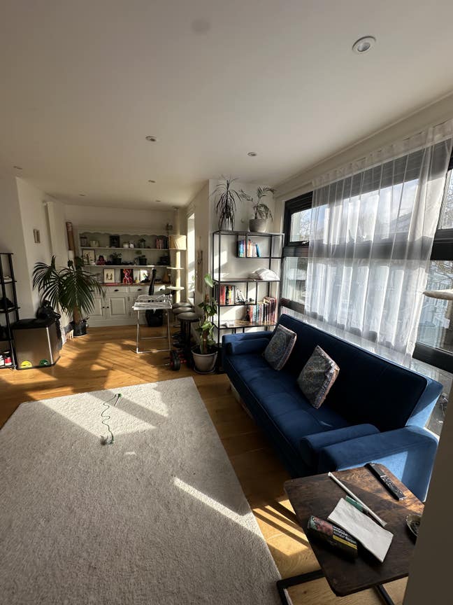 2bed-2bath flat-acton central 💃🏻girls only x Main Photo