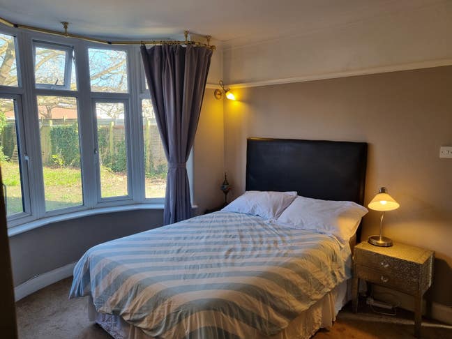 Large Double bedroom Main Photo