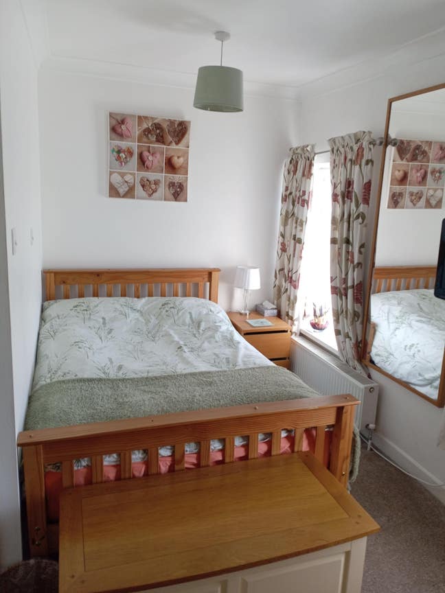 Double Bedroom available  Main Photo