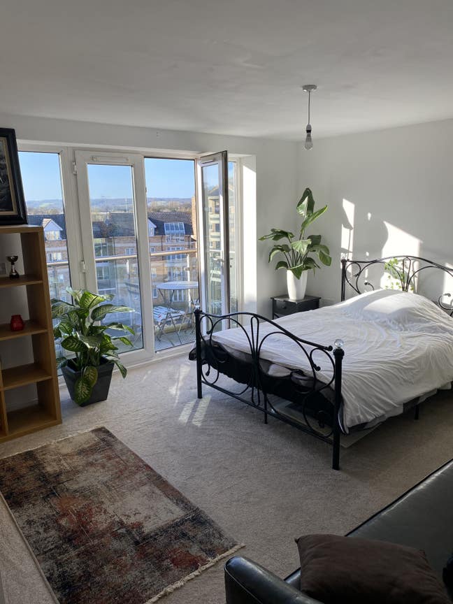 Large double en-suite with balcony in penthouse  Main Photo