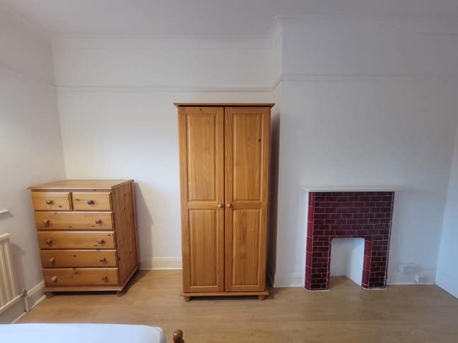 Large double / Gunnersbury / Chiswick / Acton Main Photo