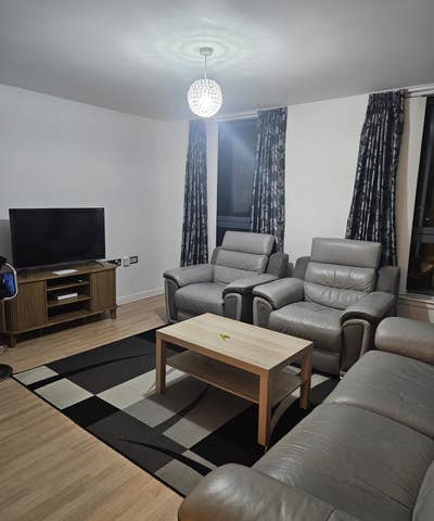 Double room available in Prime Location Main Photo