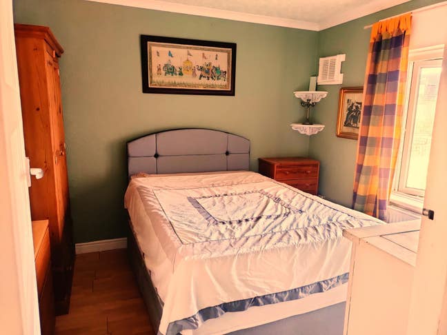 Spacious Double room in large house  Main Photo