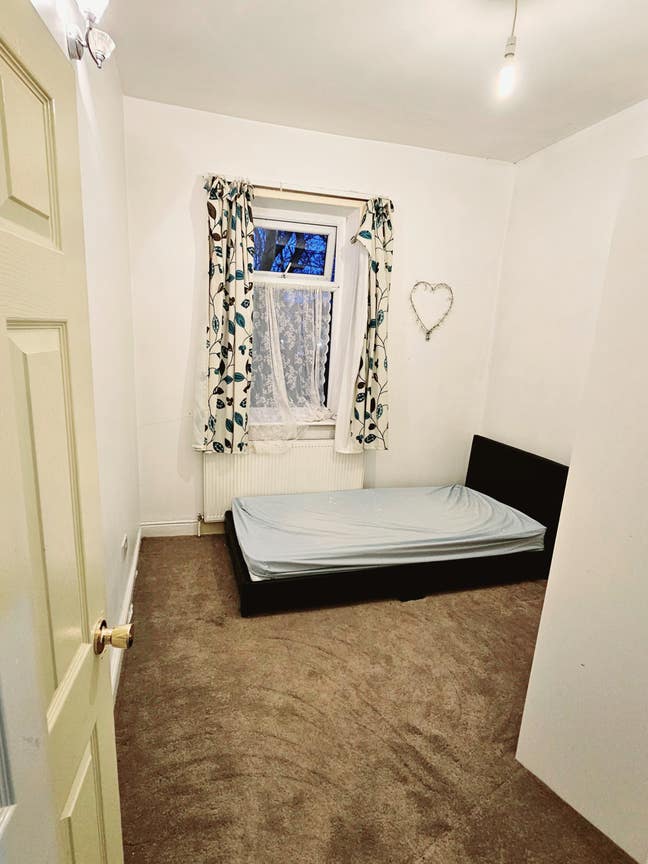 Large Room Double Available September Intake  Main Photo