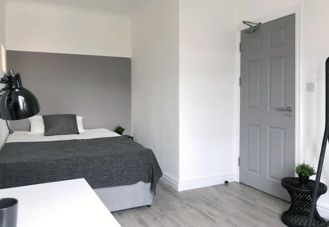 Bright DBL room 3 Mins from Thornton Heath stn Main Photo