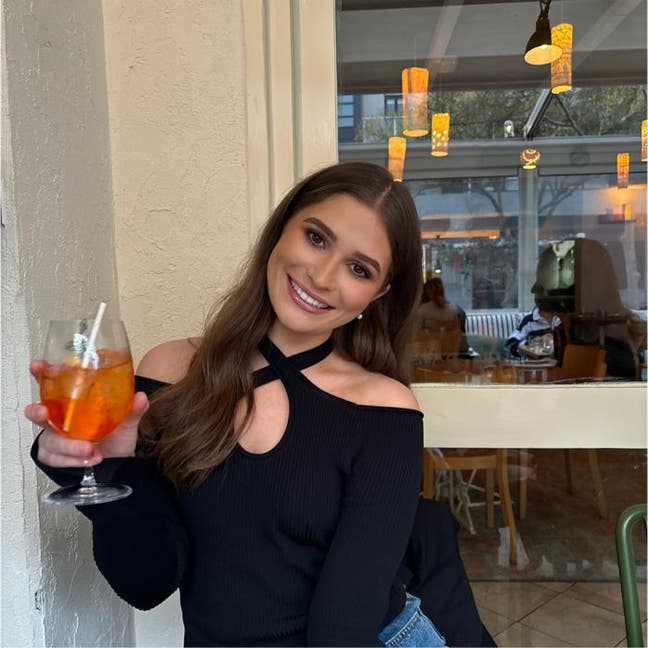 Looking for some roomies/room!  Main Photo