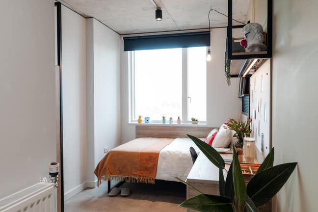 Private En-suite Room | All Bills Included Main Photo