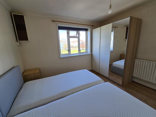 Very Large Double Main Photo