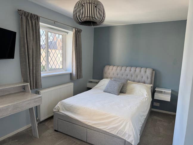 Room to rent Main Photo